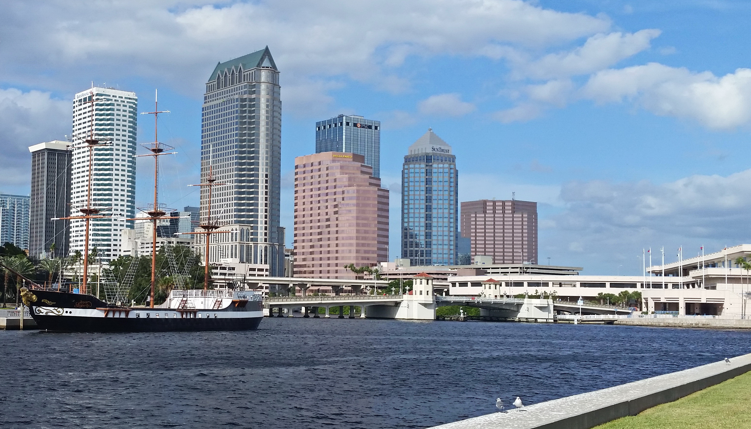 Tampa Bay Valuations, LLC. Logo